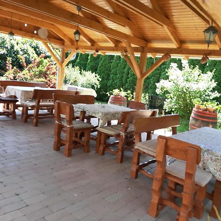 Nosztalgia Vendégház Zalaegerszeg Esterno foto