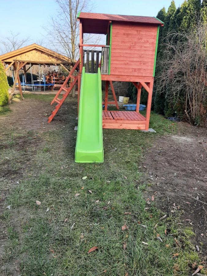Nosztalgia Vendégház Zalaegerszeg Esterno foto