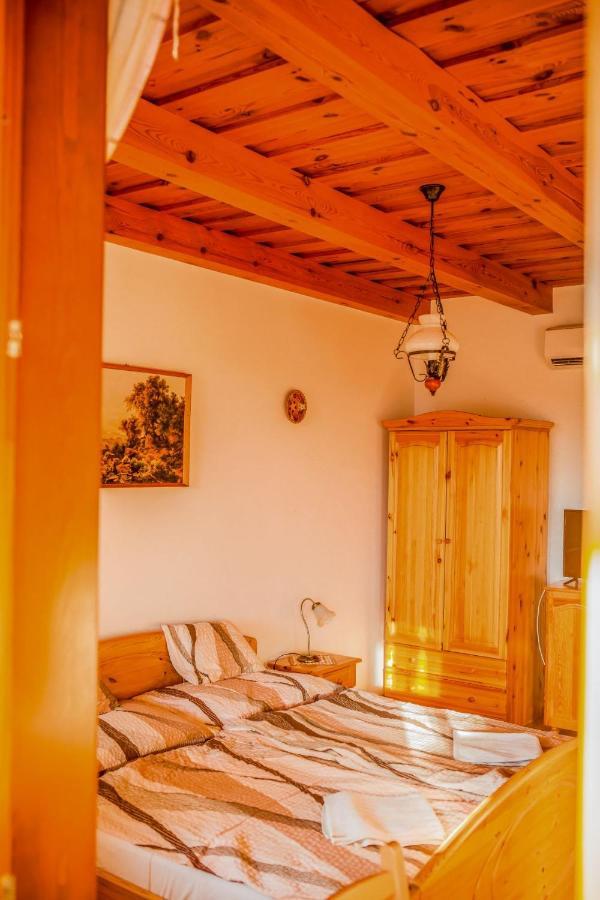 Nosztalgia Vendégház Zalaegerszeg Esterno foto