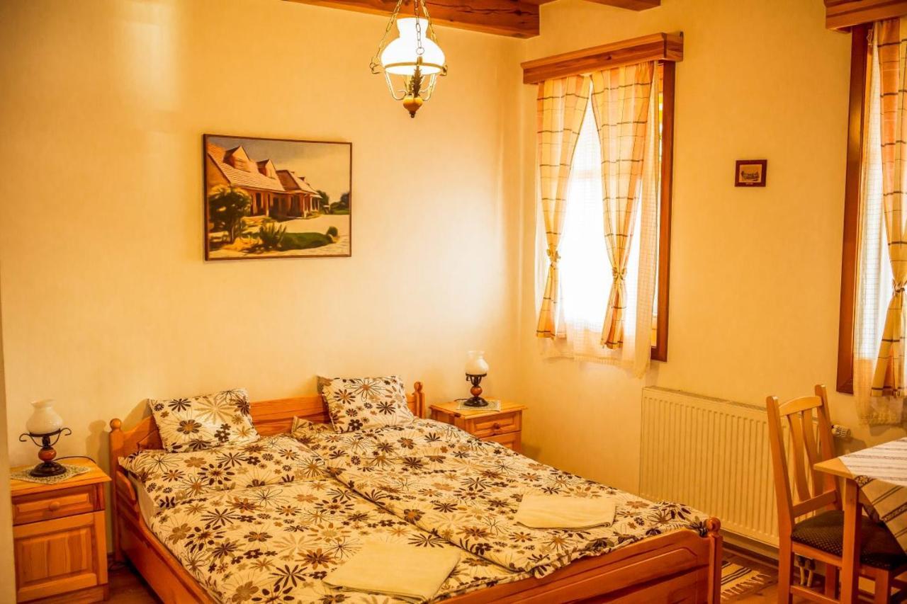 Nosztalgia Vendégház Zalaegerszeg Esterno foto