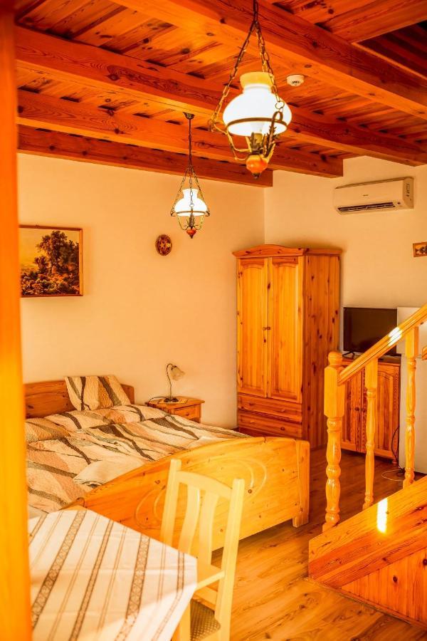 Nosztalgia Vendégház Zalaegerszeg Esterno foto