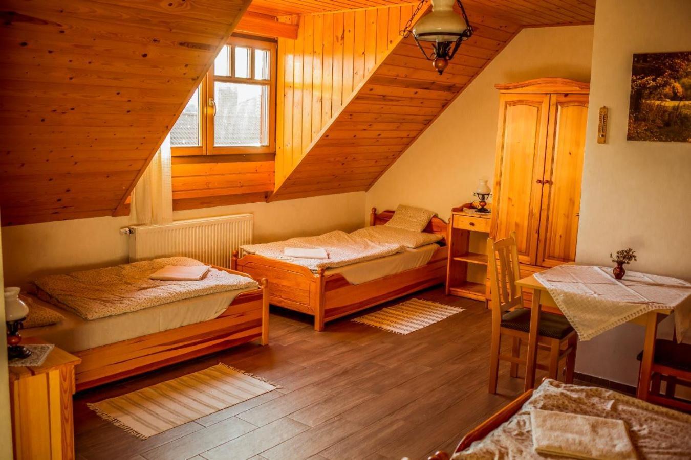Nosztalgia Vendégház Zalaegerszeg Esterno foto