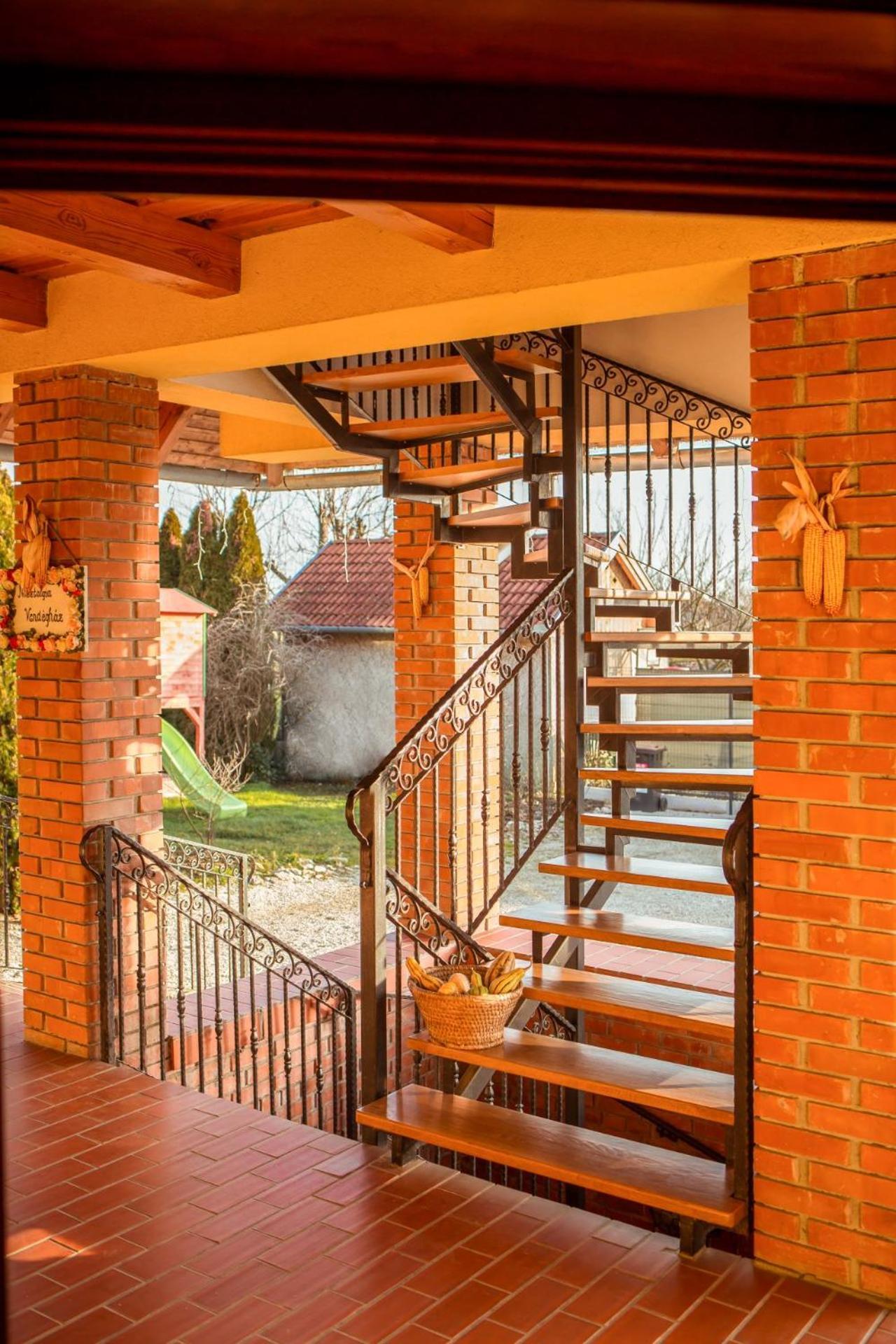 Nosztalgia Vendégház Zalaegerszeg Esterno foto
